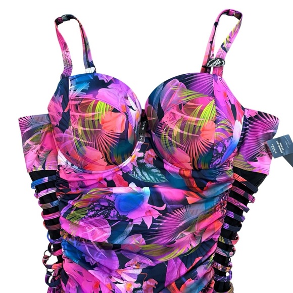 Torrid Slim Fix One Piece Underwire Swimsuit Lattice Sides Push Up Size 4/DD-F - Picture 4 of 11